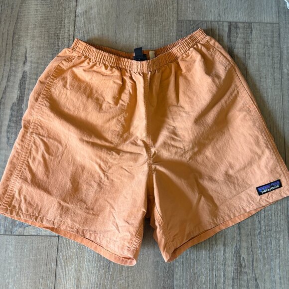 Patagonia Men's Baggies Shorts 5" Inseam in Light Orange size Small - Picture 1 of 4